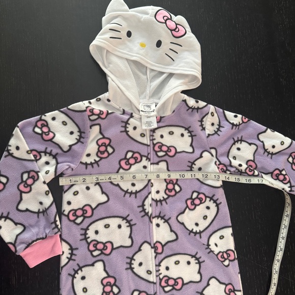 Hello Kitty Onesie Zipper Footie Pajamas - Picture 6 of 10